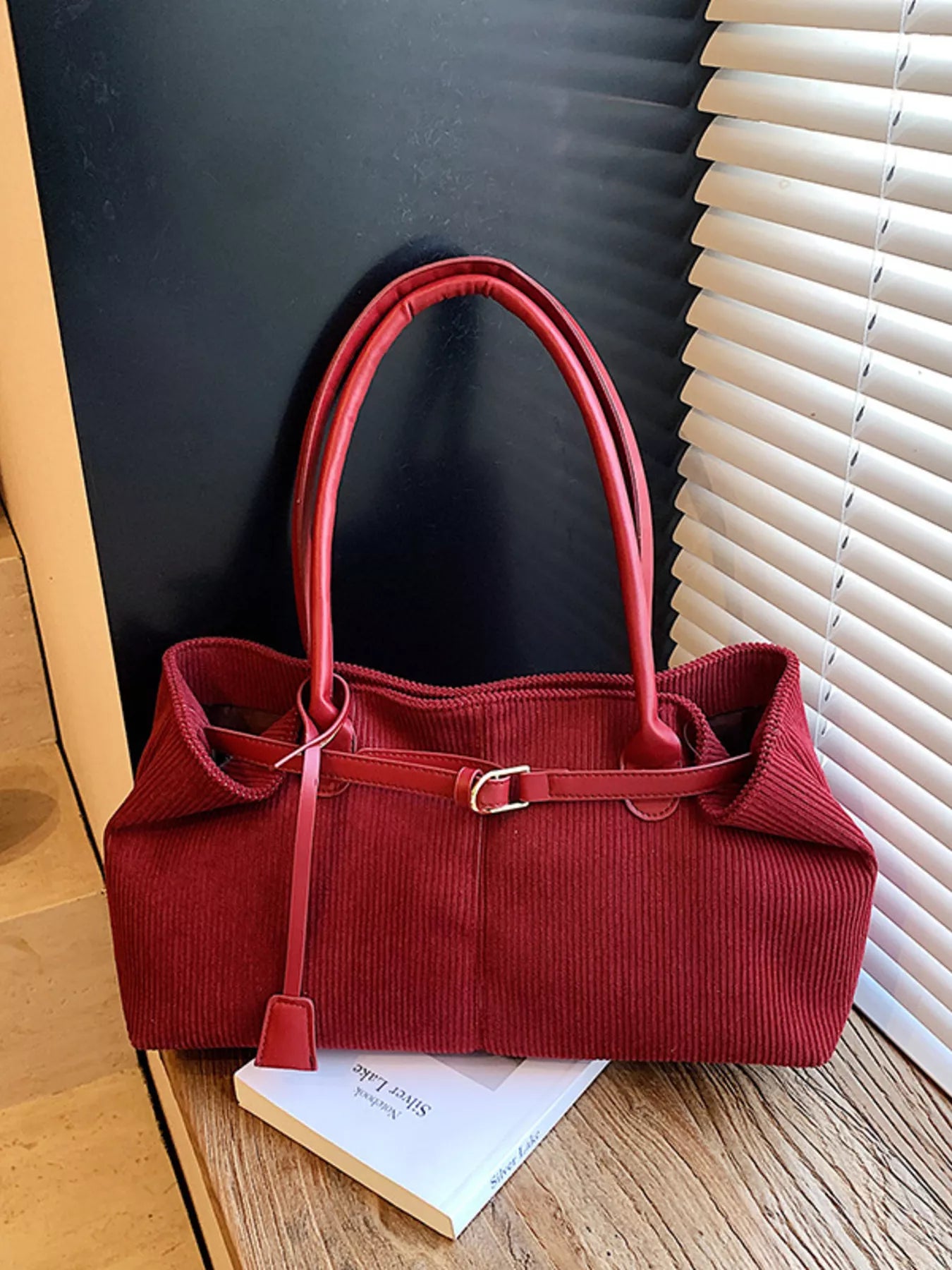 Buckle Decor Shoulder Bag